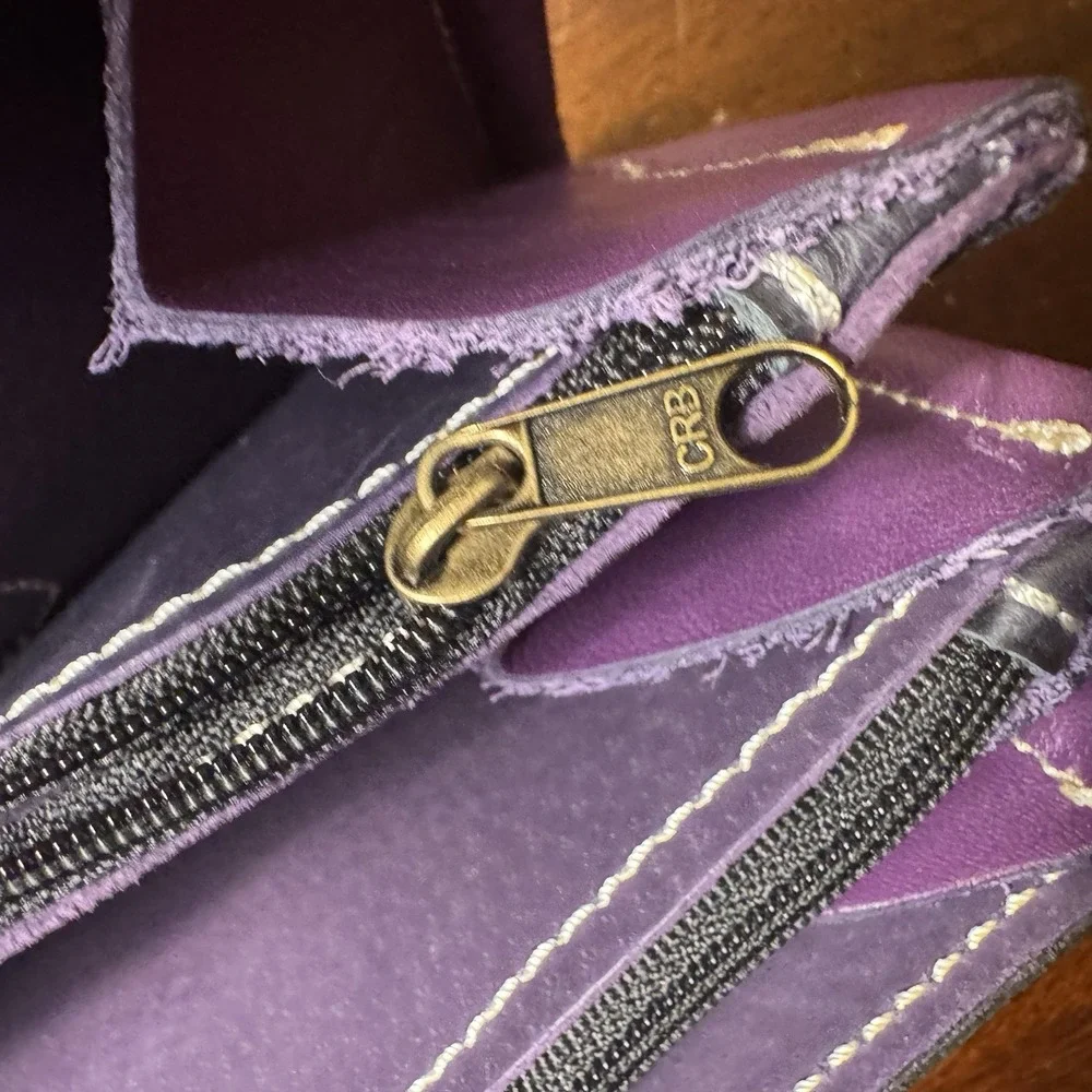 Satchelz Italian Leather Women's Purple Wallet ~ Unique Turnlock ~ Unused